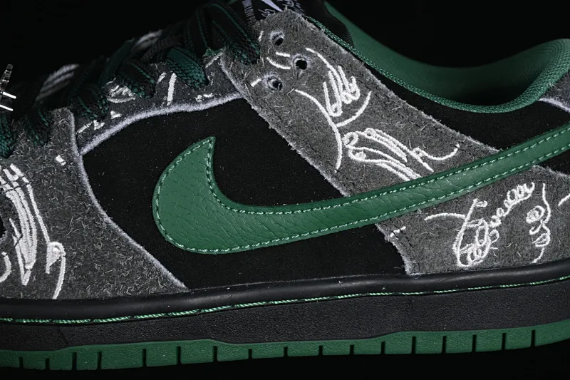 All Categories Nk SB Dunk Series Nk SB Dunk Low Low-top Sneakers K Version There Skateboards x Nk SB Dunk Low Graffiti Art Style Joint Model SB Low-top Casual Sneakers HF7743-001